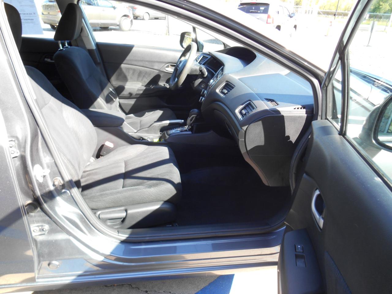 Honda Civic LX Sedan 5-Speed AT 2013
