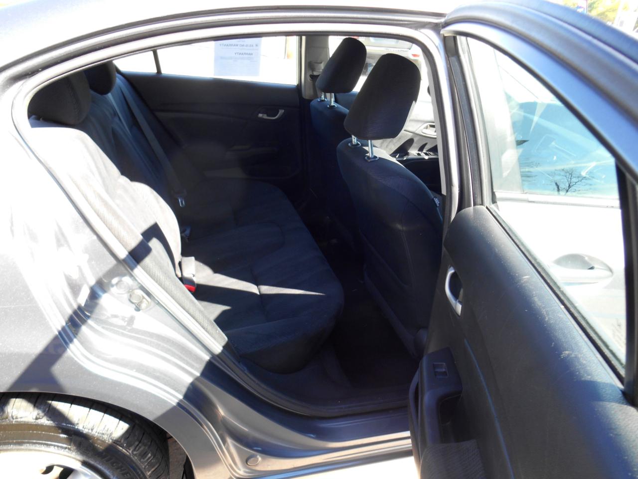 Honda Civic LX Sedan 5-Speed AT 2013