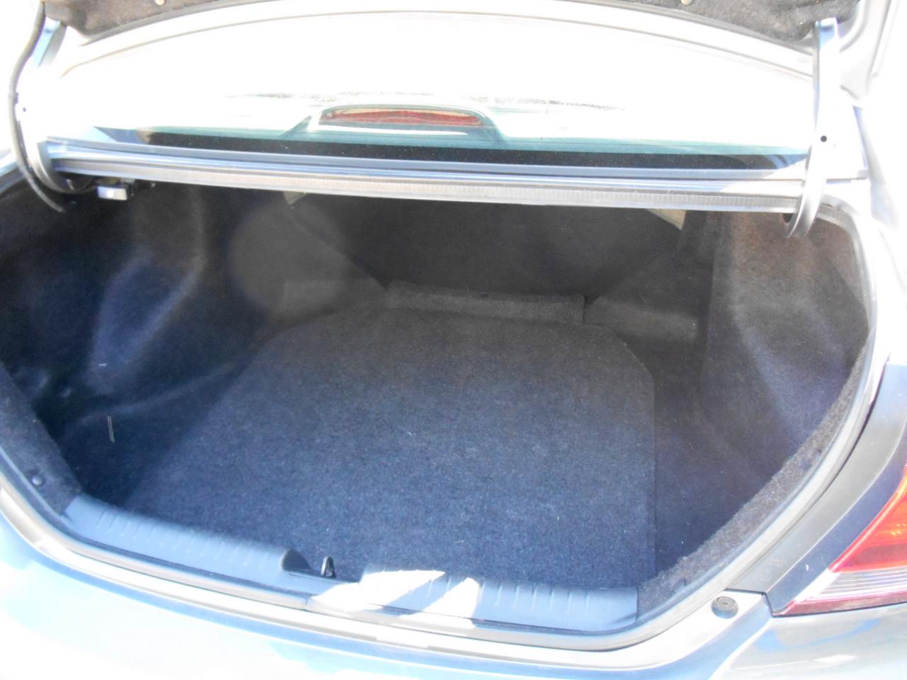 Honda Civic LX Sedan 5-Speed AT 2013