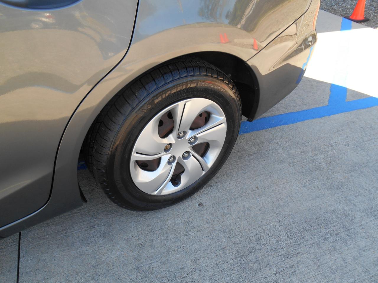 Honda Civic LX Sedan 5-Speed AT 2013
