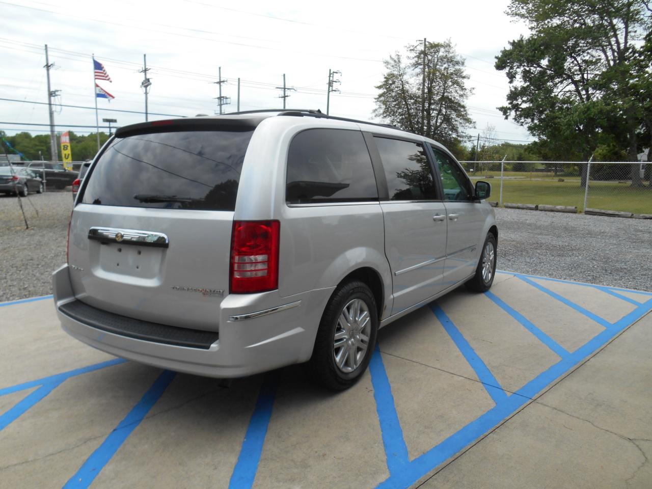 Chrysler Town & Country Touring 2010