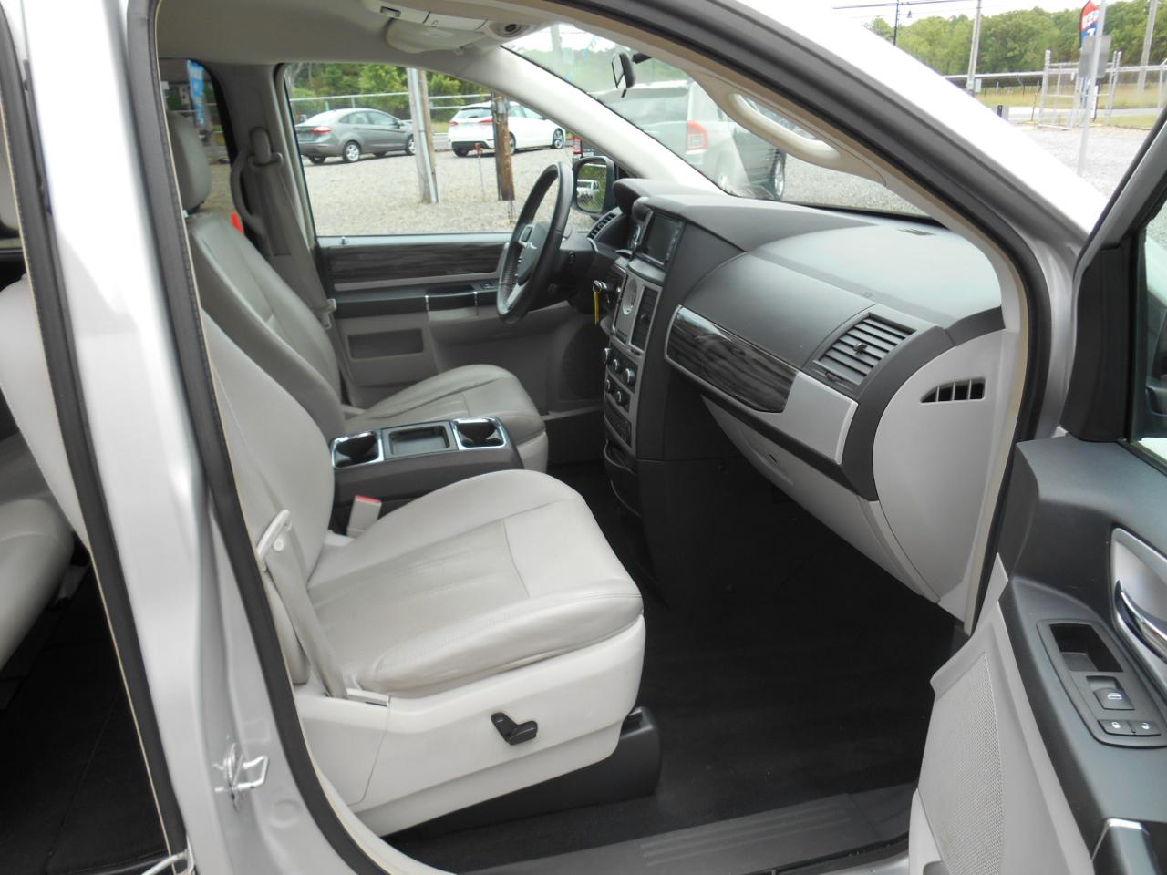 Chrysler Town & Country Touring 2010