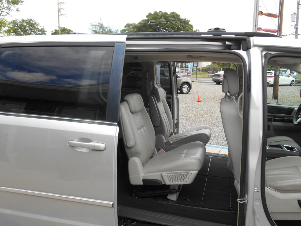 Chrysler Town & Country Touring 2010