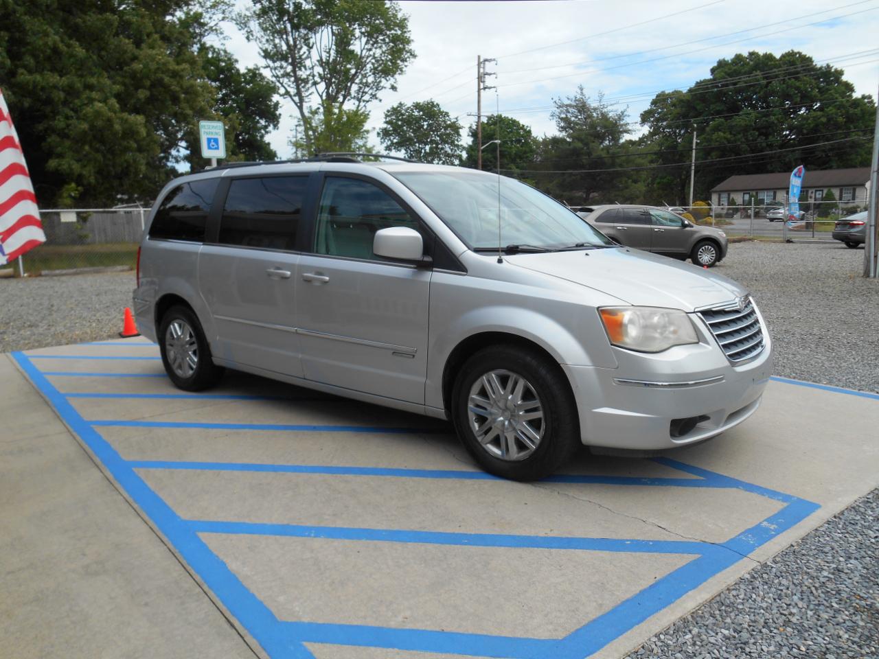 Chrysler Town & Country Touring 2010