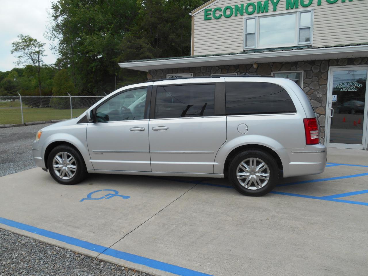 Chrysler Town & Country Touring 2010