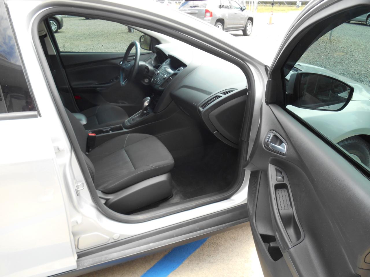 Ford Focus SE Sedan 2018