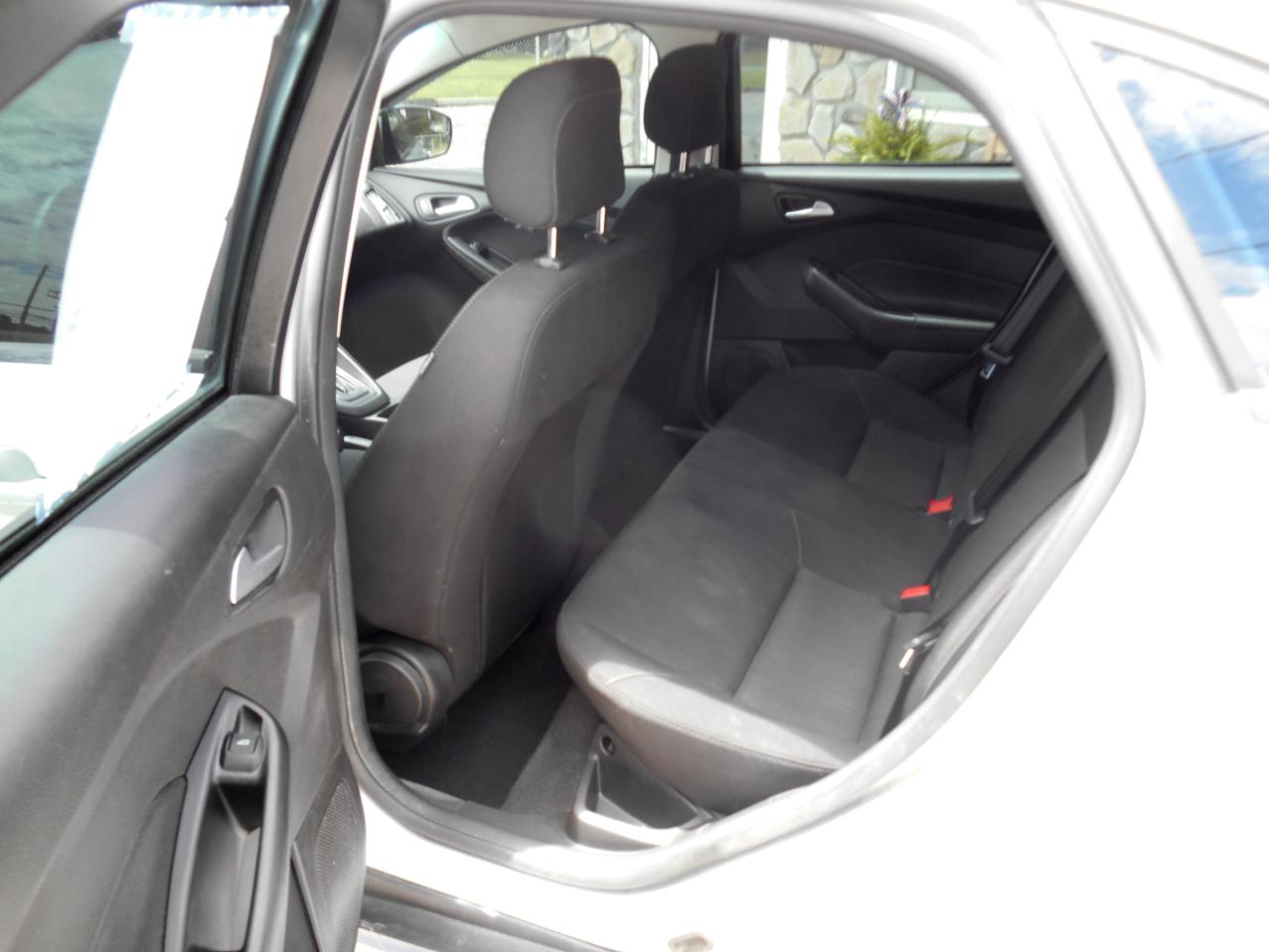 Ford Focus SE Sedan 2018