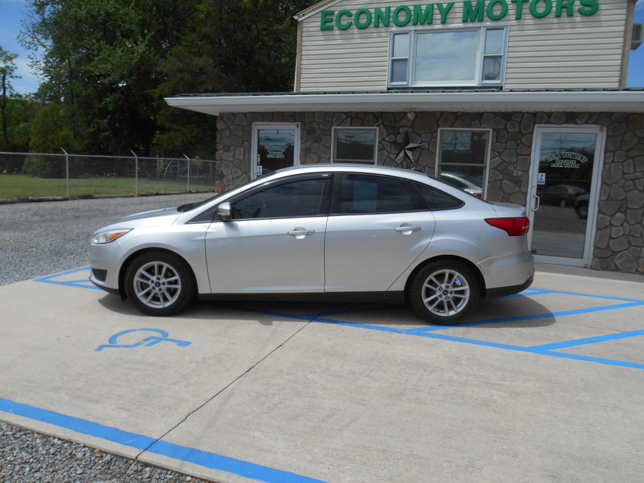 Ford Focus SE Sedan 2018