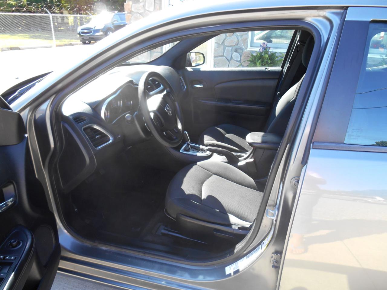 Dodge Avenger SE 2013