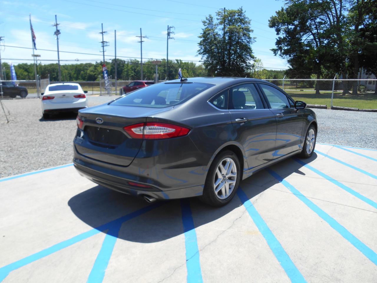 Ford Fusion SE 2016