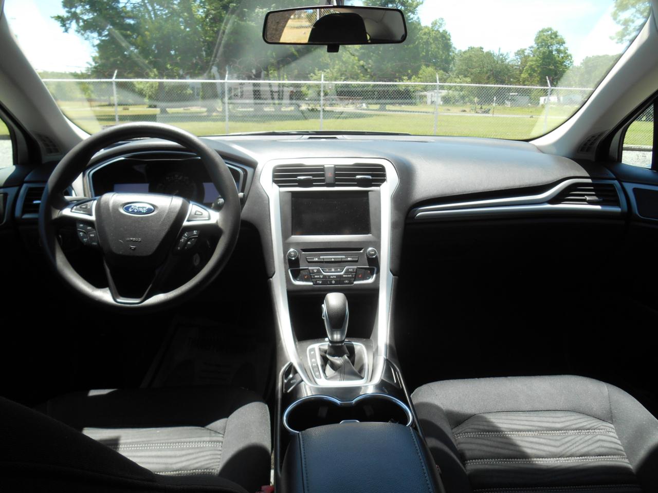 Ford Fusion SE 2016