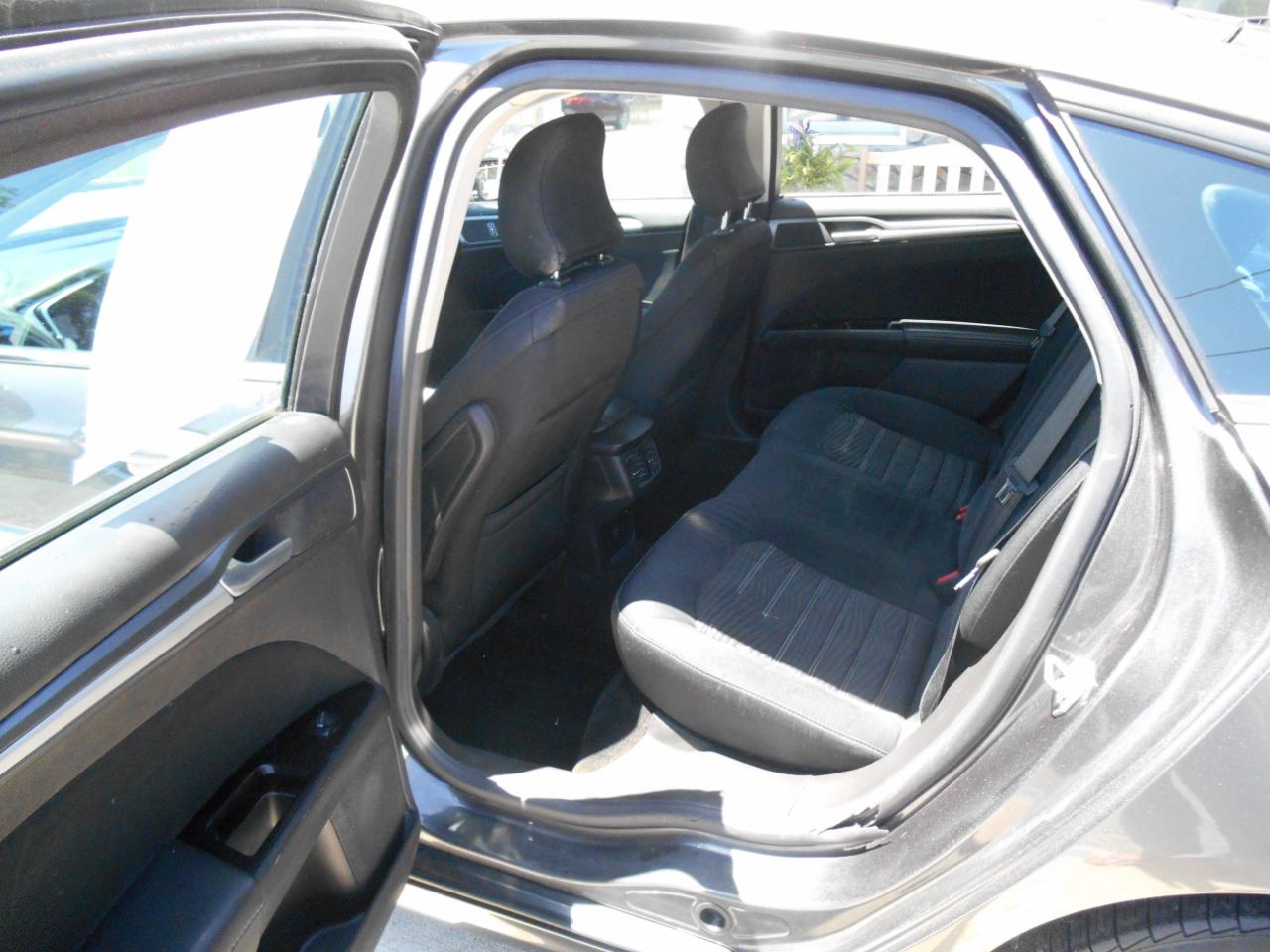 Ford Fusion SE 2016
