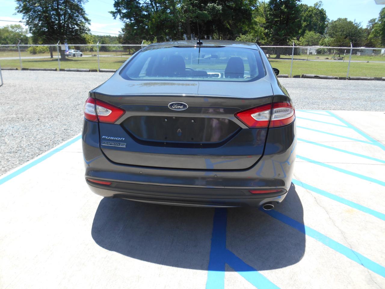 Ford Fusion SE 2016