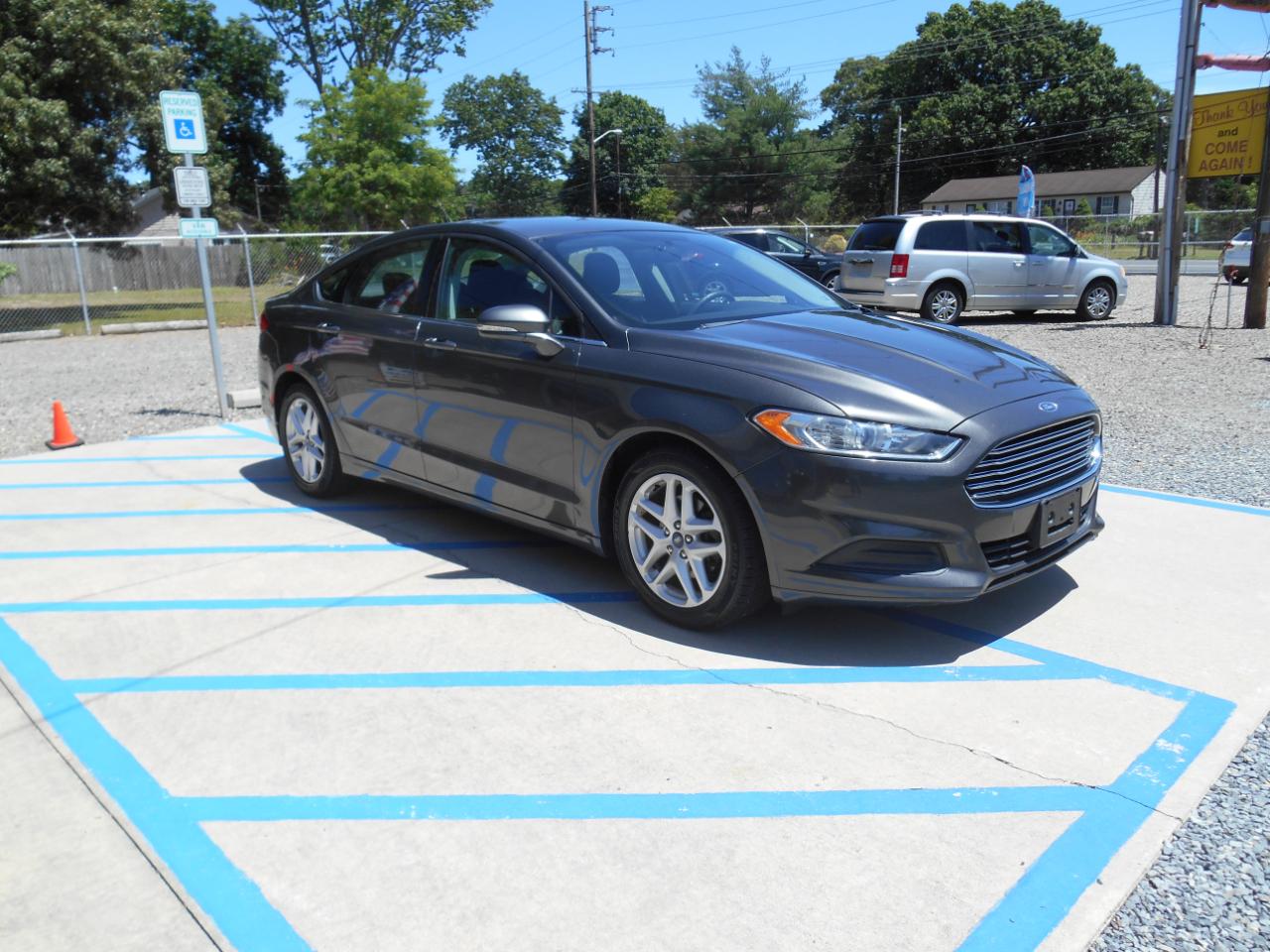 Ford Fusion SE 2016