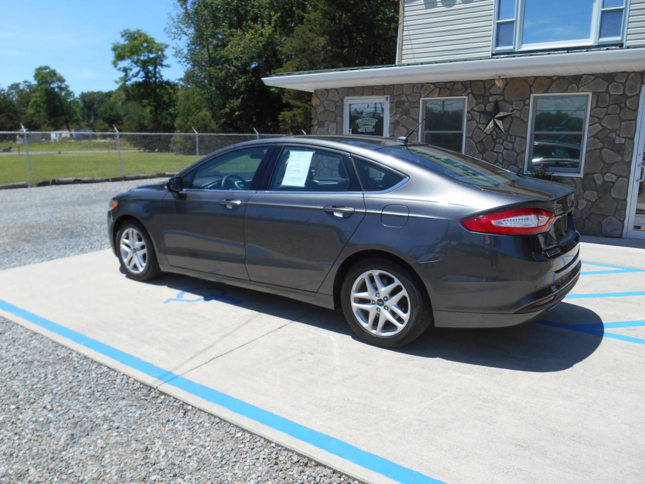 Ford Fusion SE 2016
