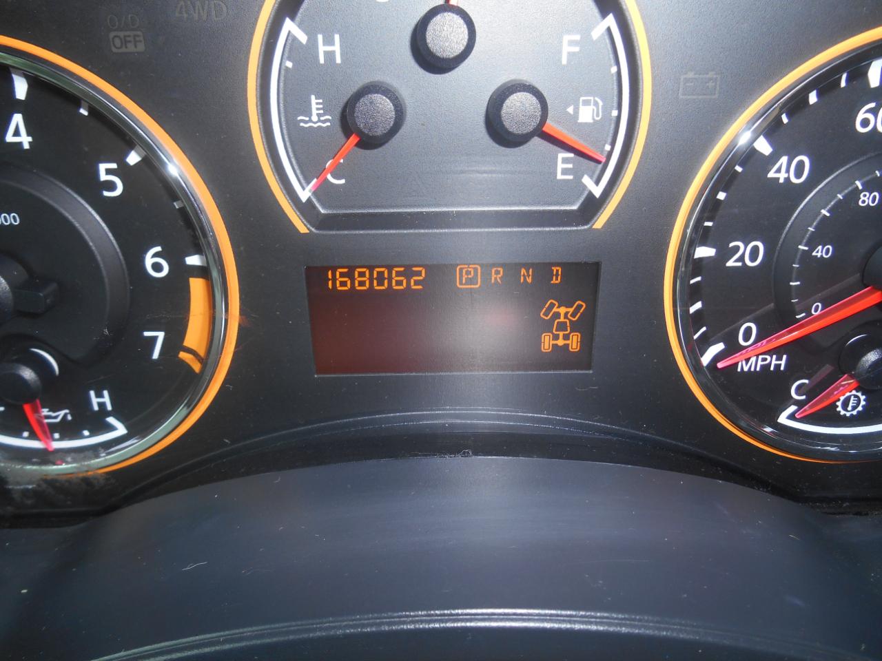 Nissan Armada Platinum 4WD 2011