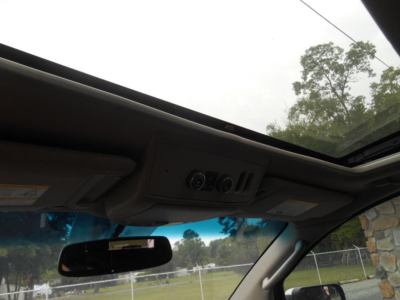 Nissan Armada Platinum 4WD 2011