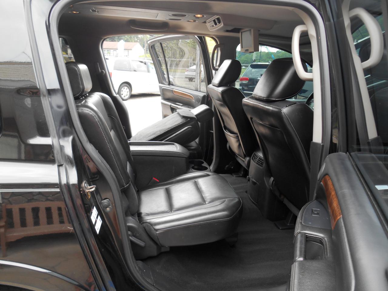 Nissan Armada Platinum 4WD 2011