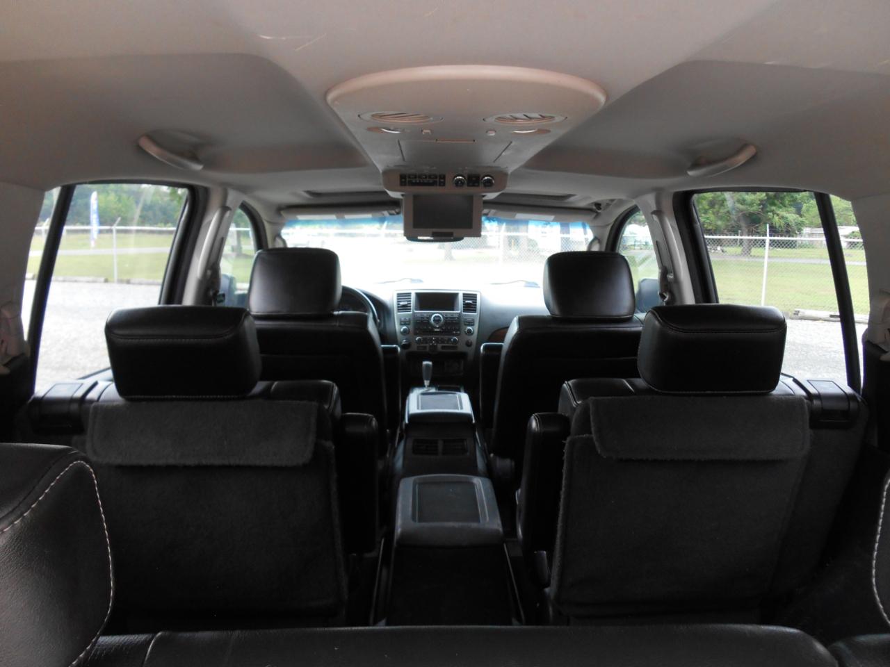 Nissan Armada Platinum 4WD 2011