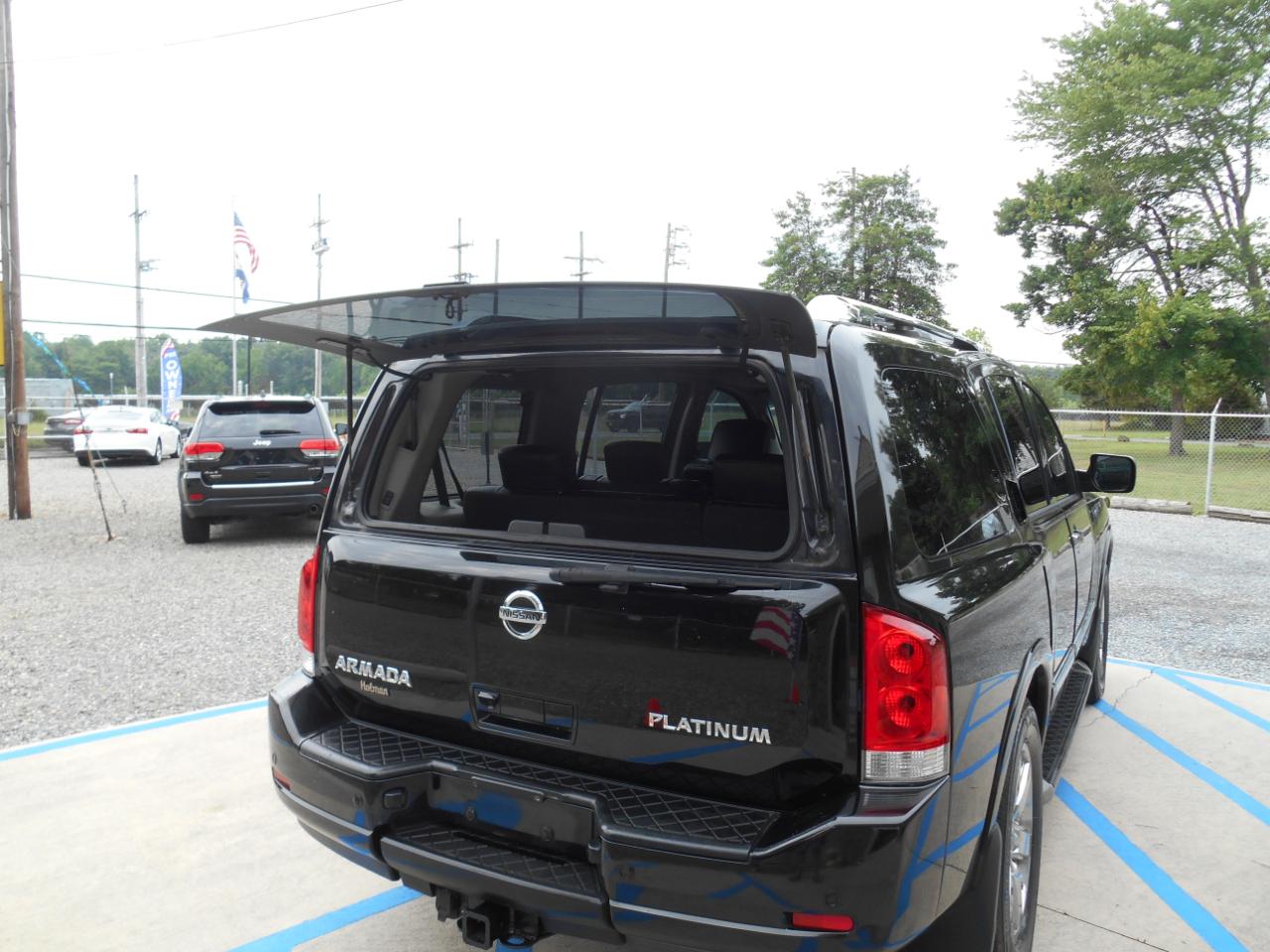 Nissan Armada Platinum 4WD 2011