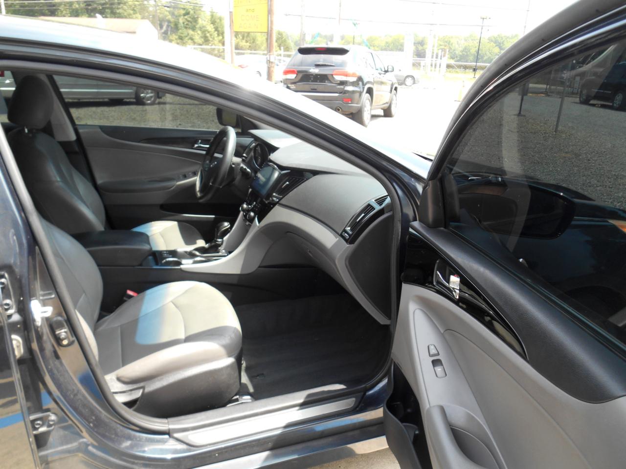 Hyundai Sonata Limited Auto 2011