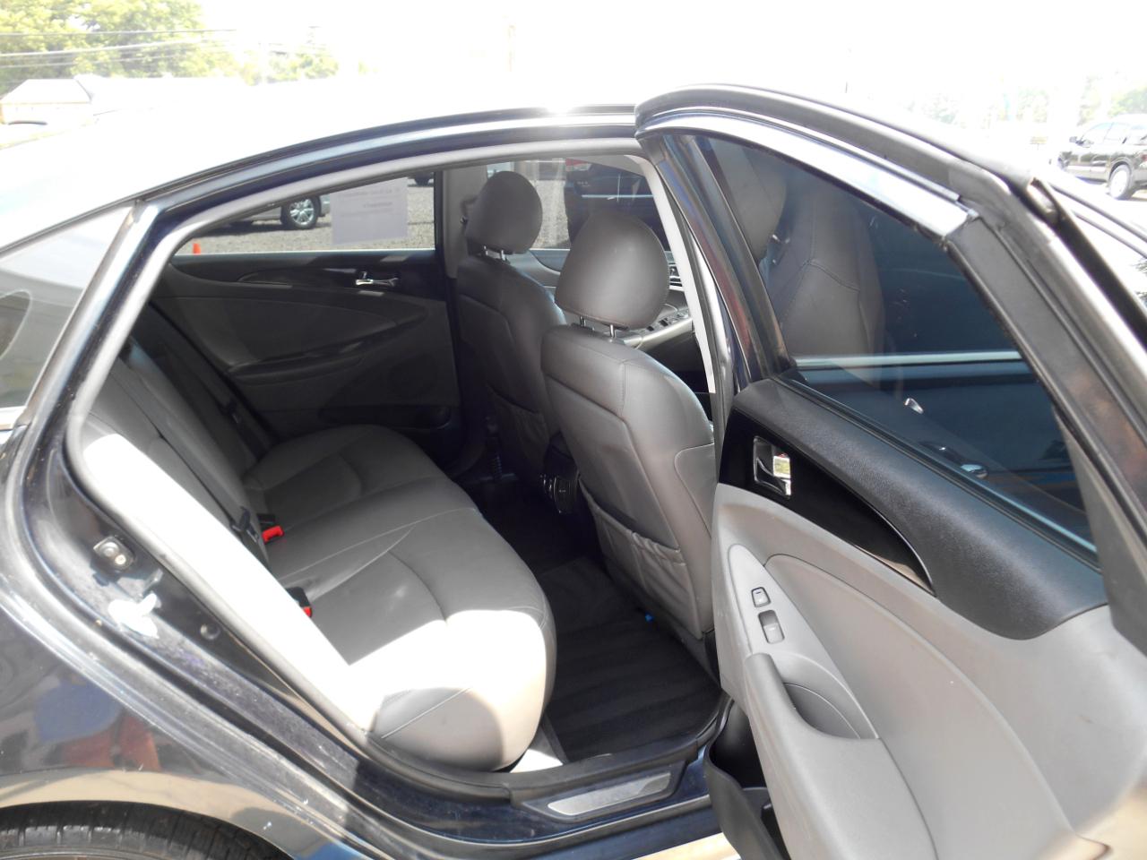 Hyundai Sonata Limited Auto 2011