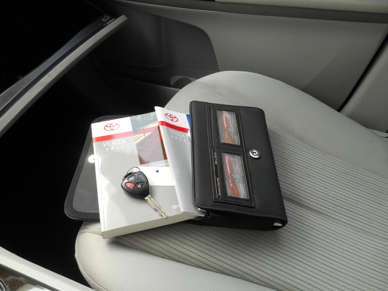 Toyota Venza LE I4 AWD 2012
