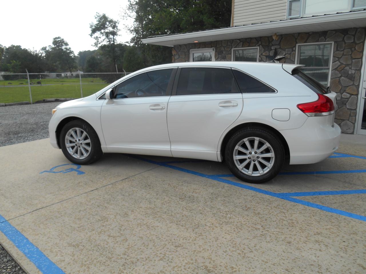 Toyota Venza LE I4 AWD 2012
