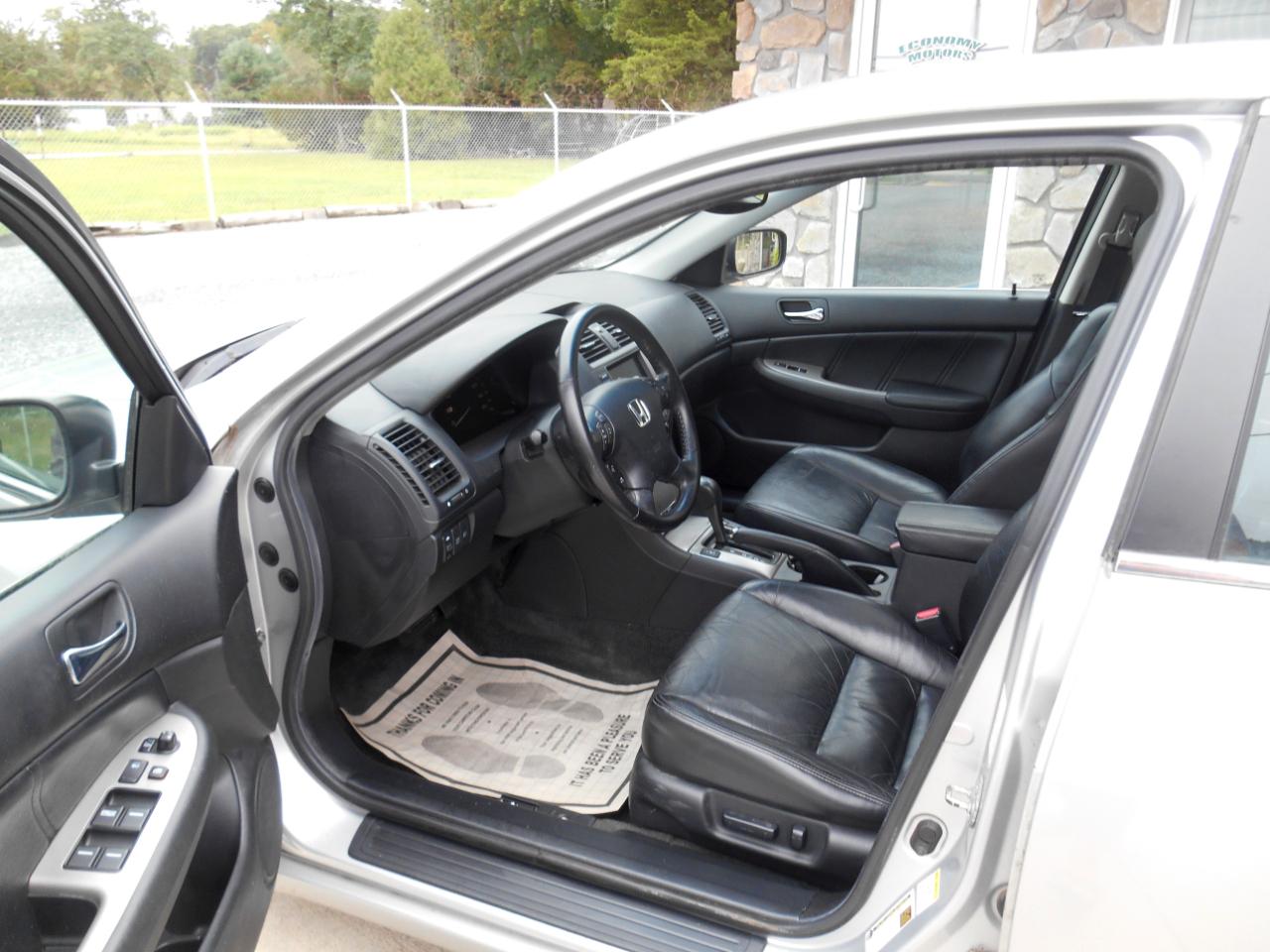 Honda Accord EX V-6 Sedan AT w/ Nav System/ XM Radio 2006