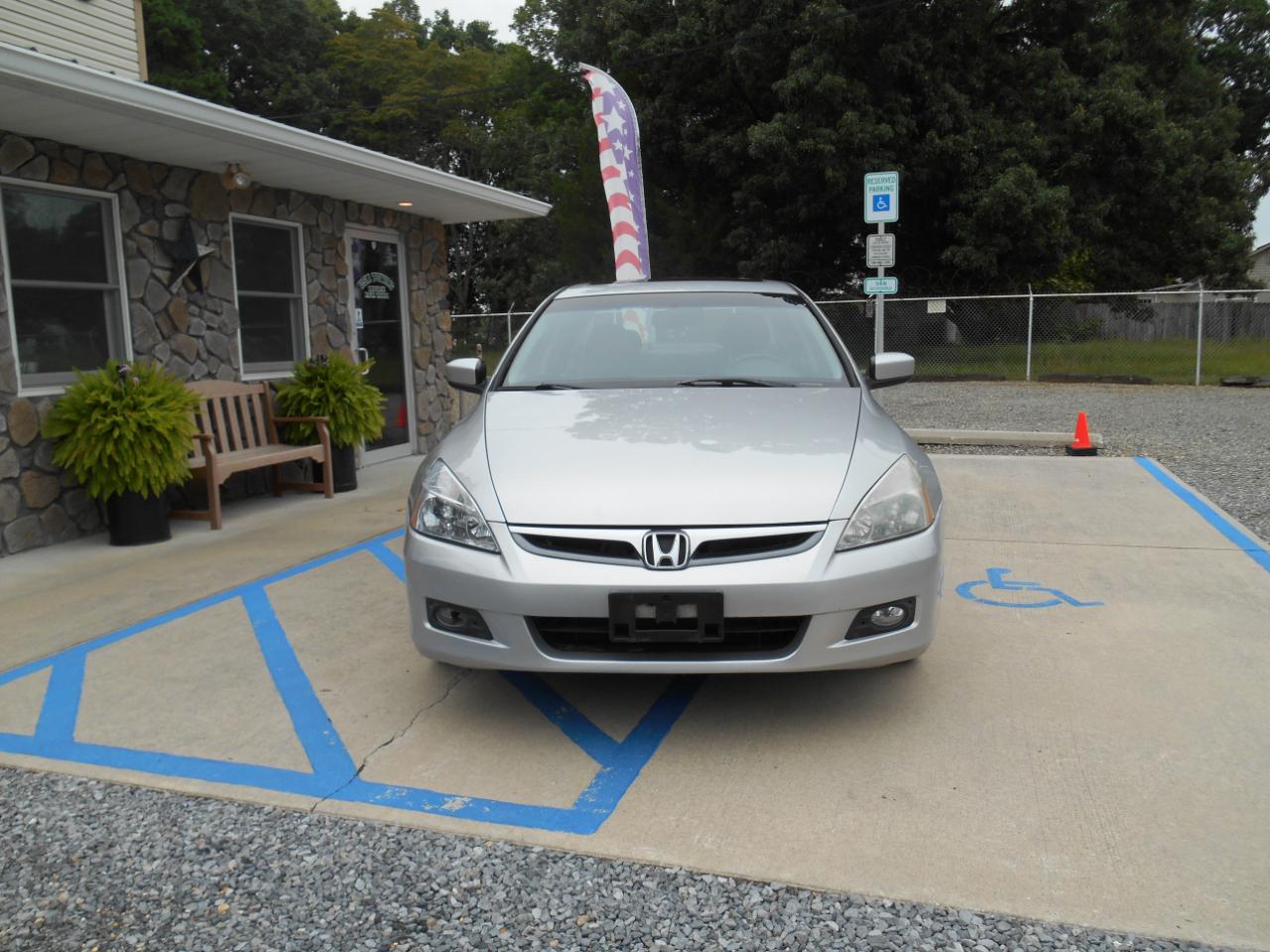 Honda Accord EX V-6 Sedan AT w/ Nav System/ XM Radio 2006
