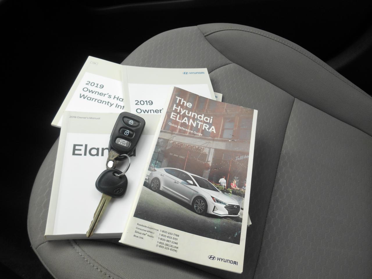 Hyundai Elantra SE 6AT 2019