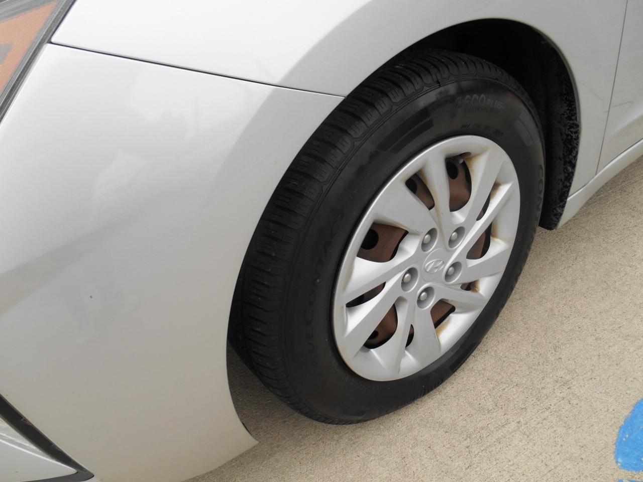 Hyundai Elantra SE 6AT 2019