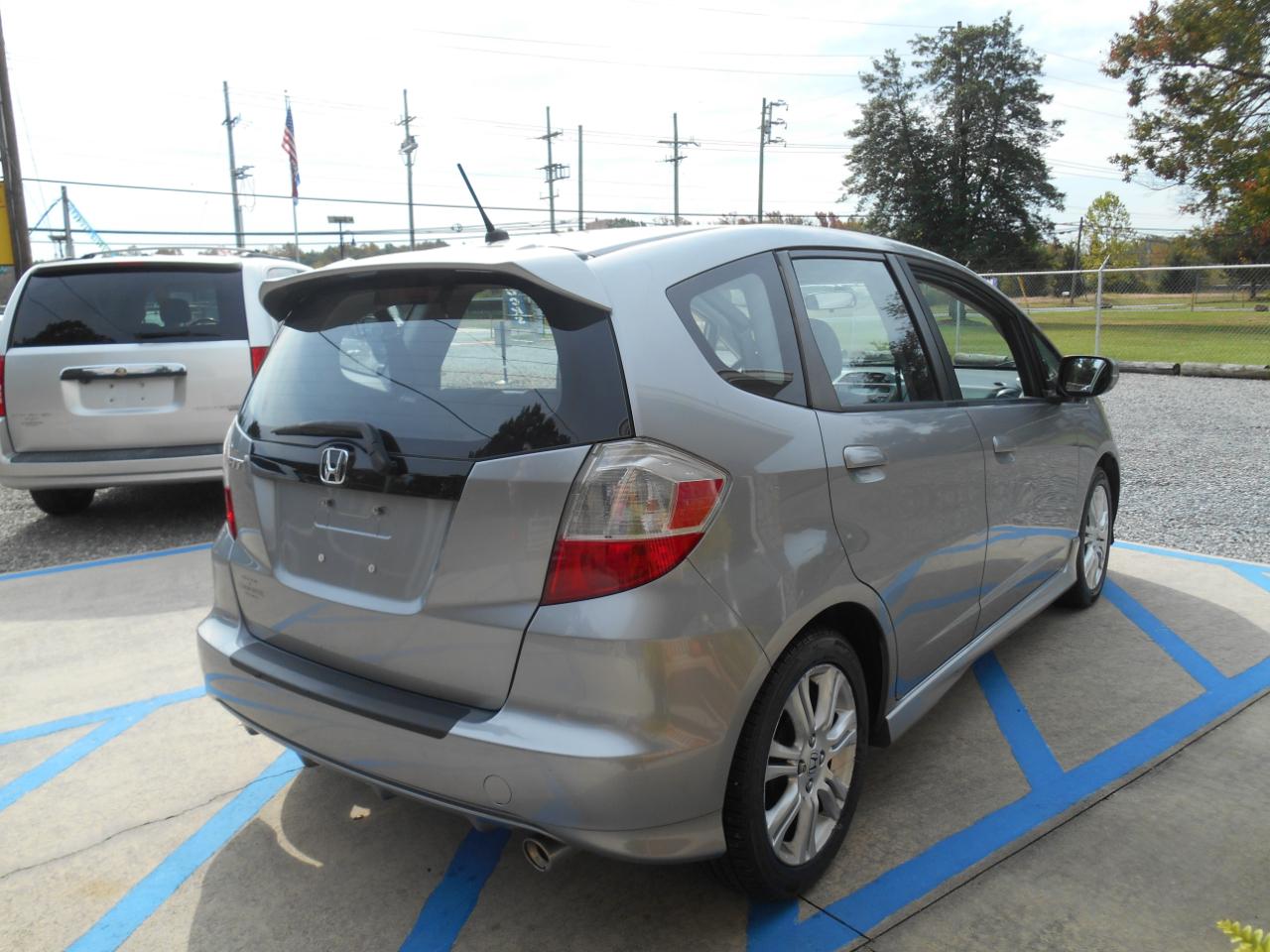 Honda Fit Sport 5-Speed MT 2010