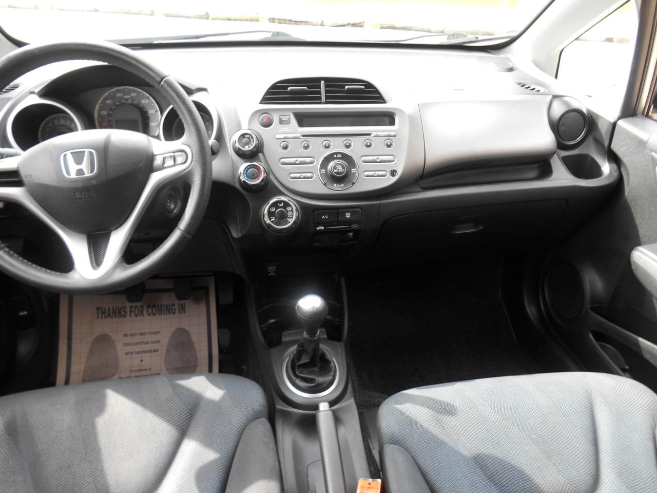 Honda Fit Sport 5-Speed MT 2010
