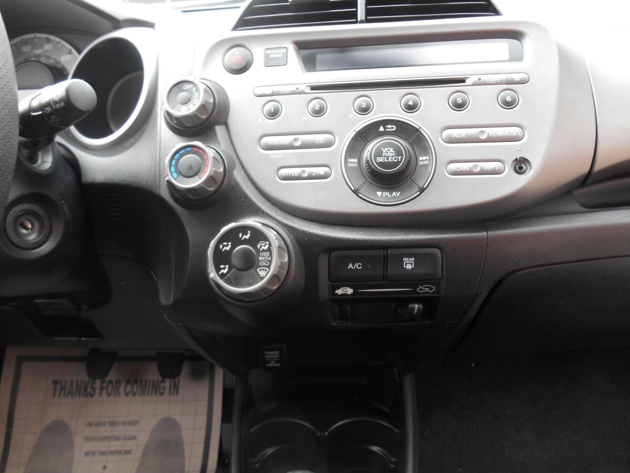 Honda Fit Sport 5-Speed MT 2010