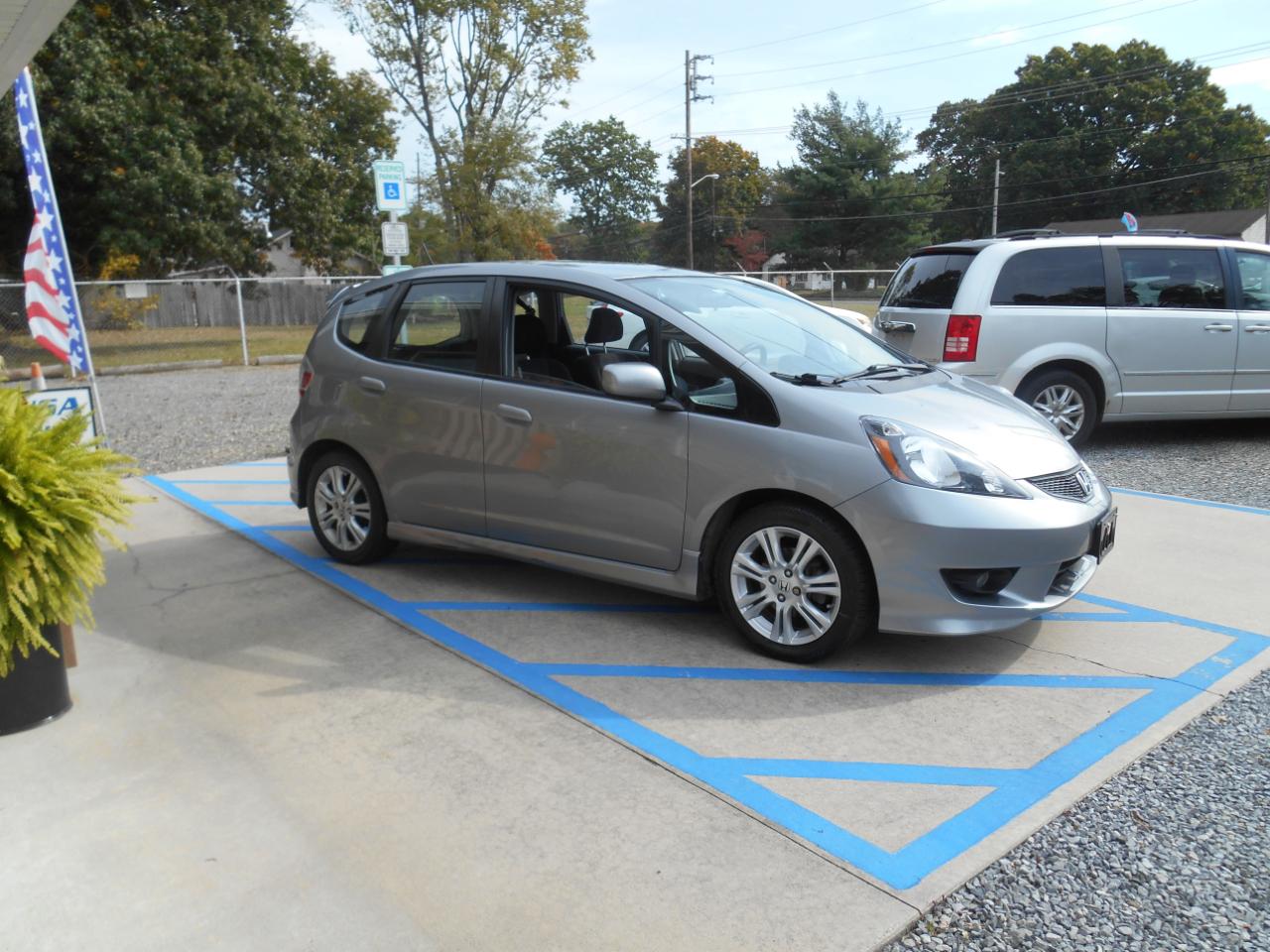Honda Fit Sport 5-Speed MT 2010
