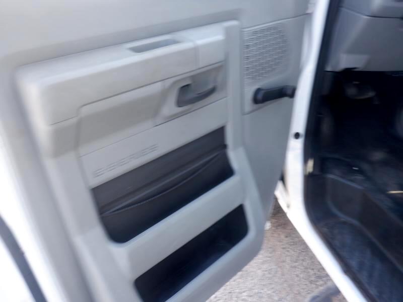 Ford Econoline E-350 Super Duty 2014