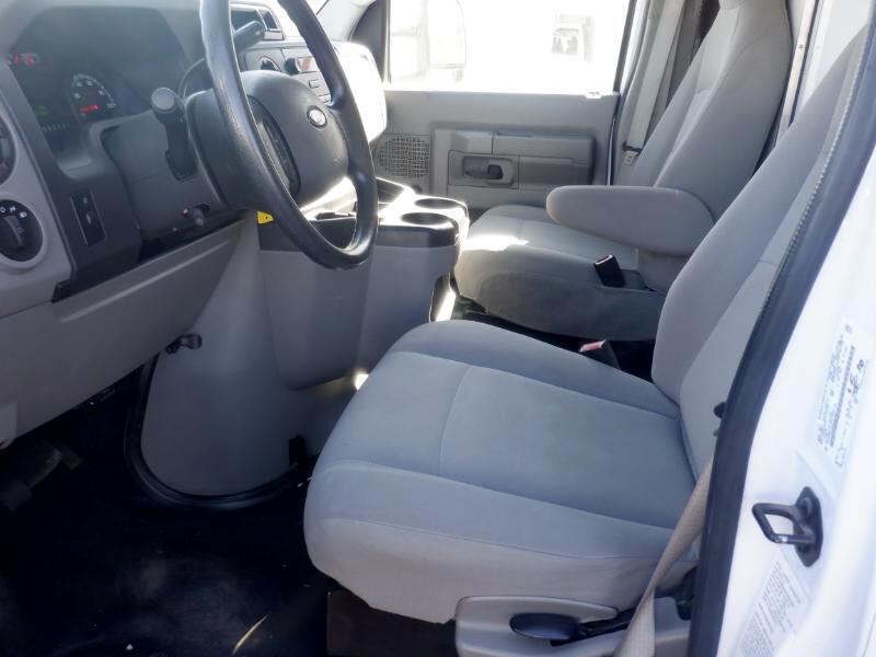 Ford Econoline E-350 Super Duty 2014