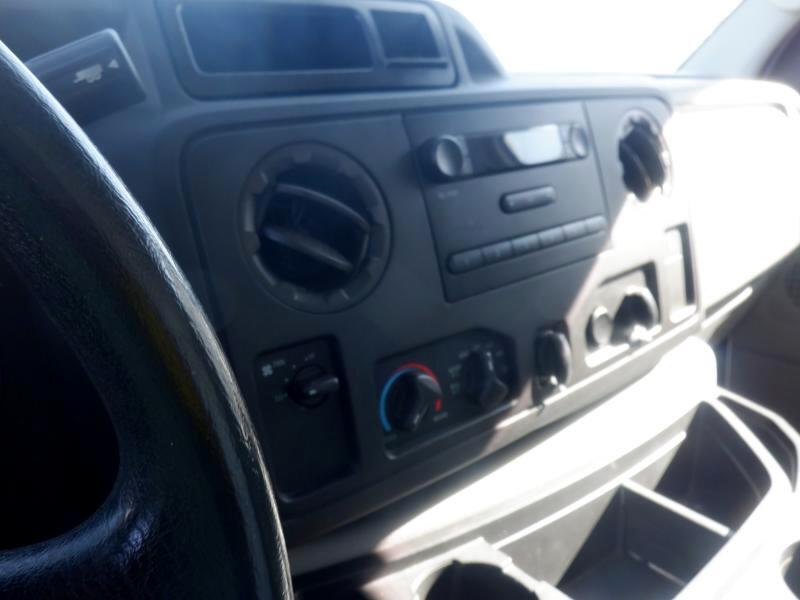 Ford Econoline E-350 Super Duty 2014