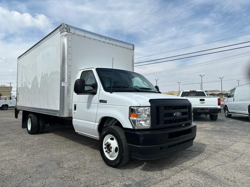 Ford E-350 XLT 2023