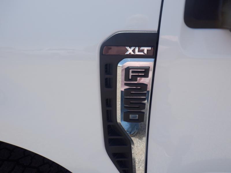 Ford F-250 SD XLT Crew Cab 4WD 2023