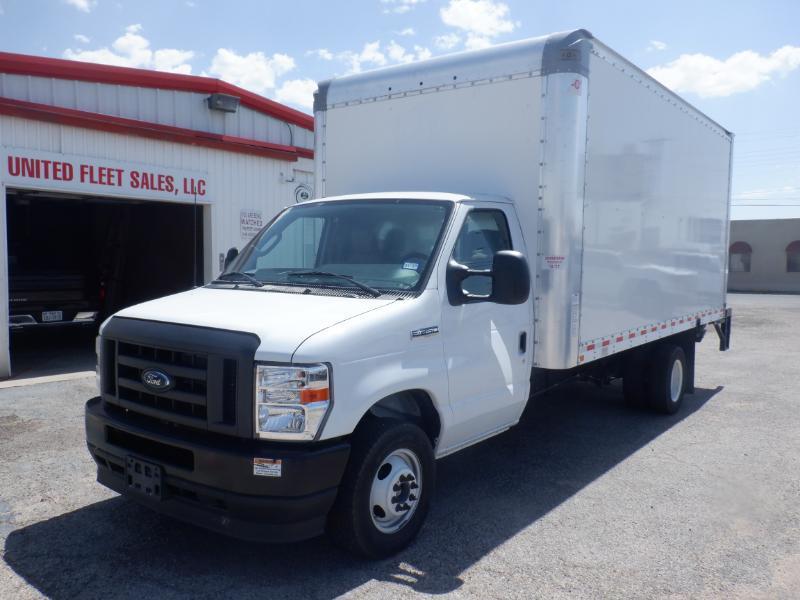 Ford Econoline E-350 Super Duty 2024