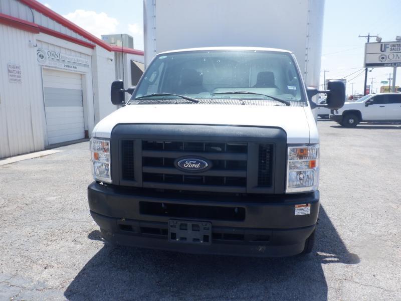 Ford Econoline E-350 Super Duty 2024
