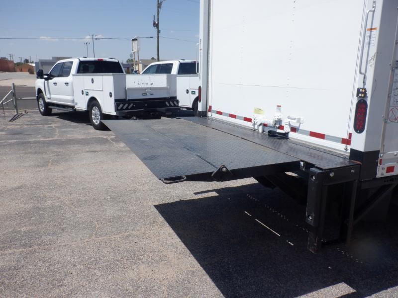 Ford Econoline E-350 Super Duty 2024
