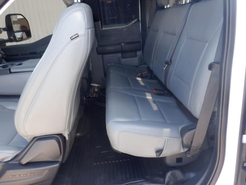 Ford F-350 SD XL SuperCab Long Bed 4WD DRW 2024