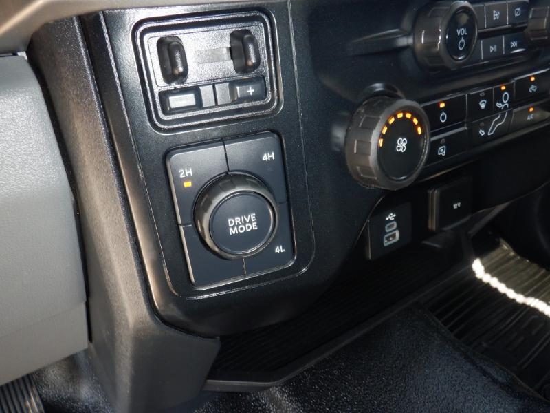 Ford F-350 SD XL SuperCab Long Bed 4WD DRW 2024