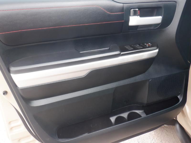 Toyota Tundra SR5 5.7L V8 FFV CrewMax 4WD 2016