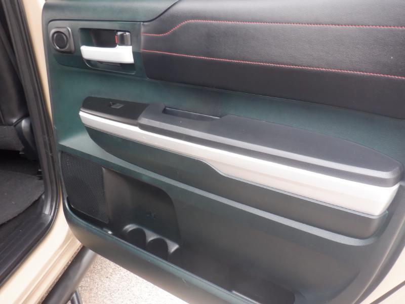 Toyota Tundra SR5 5.7L V8 FFV CrewMax 4WD 2016
