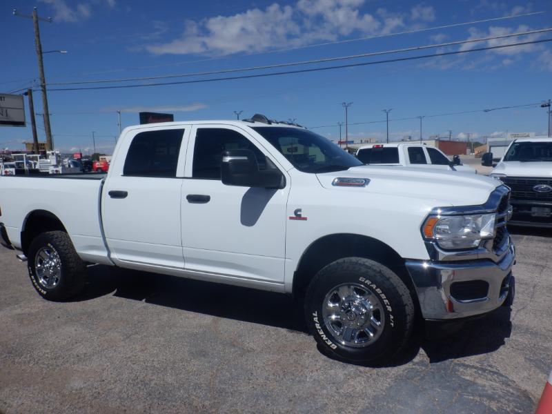 RAM 2500 Tradesman Crew Cab SWB 4WD 2024