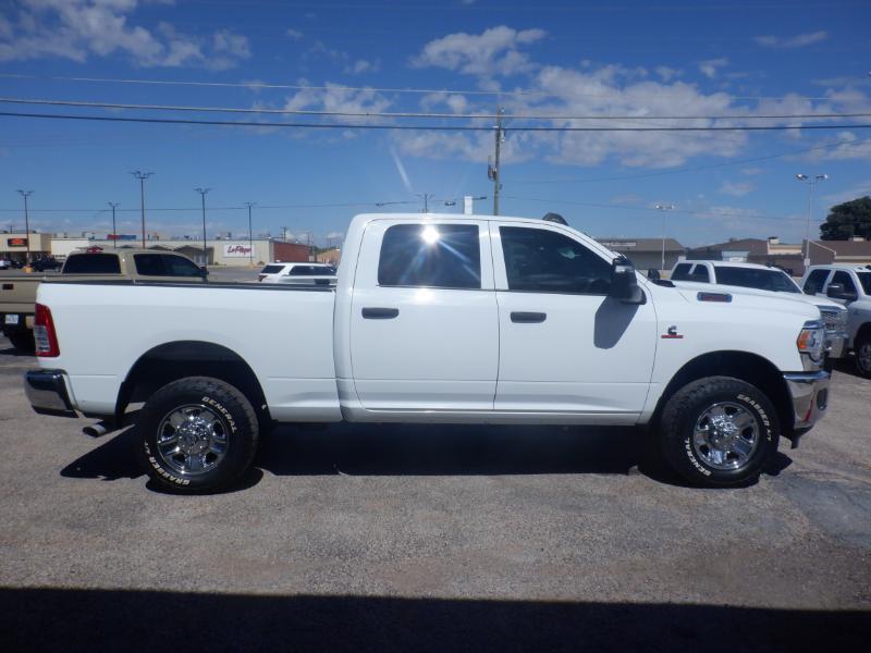 RAM 2500 Tradesman Crew Cab SWB 4WD 2024